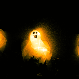 twolensstory.comHalloween