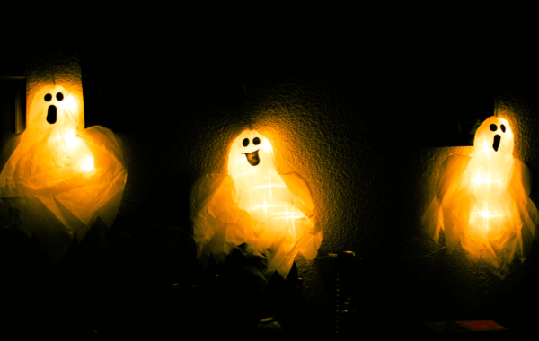 twolensstory.comHalloween